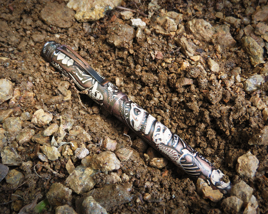 Smithsonian - Dinosaur Fossil Tornado™ Fountain Pen