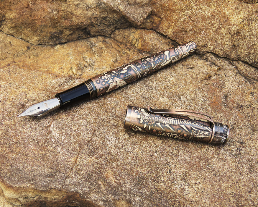 Smithsonian - Dinosaur Fossil Tornado™ Fountain Pen